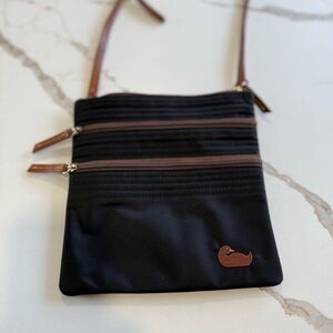 EUC!! Dooney & Bourke | North South Triple Zip | Crossbody | Black
